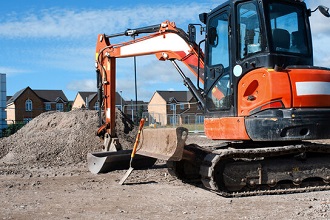 Отсыпка песком и растительным грунтом.